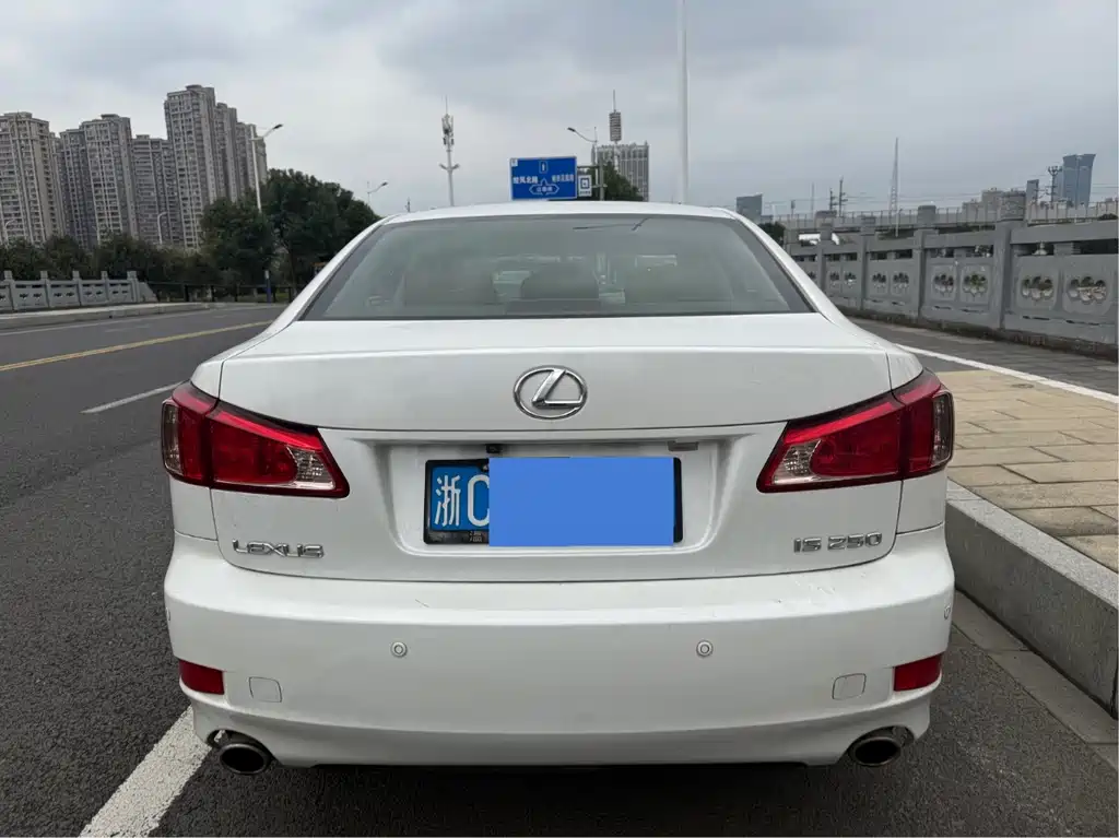 Lexus IS — миниатюра 8
