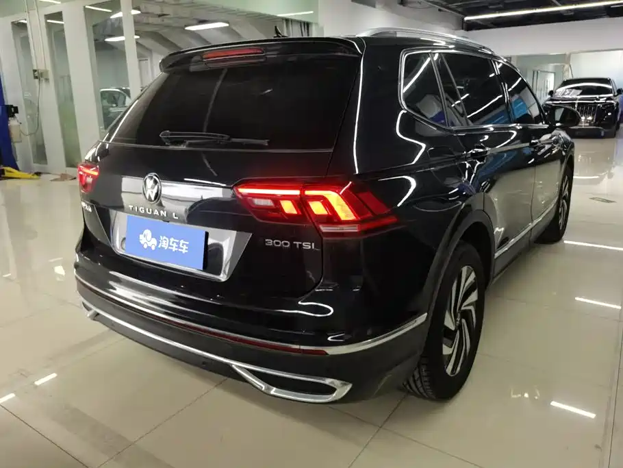 Volkswagen Tiguan L L 2023 300TSI AT Smart
