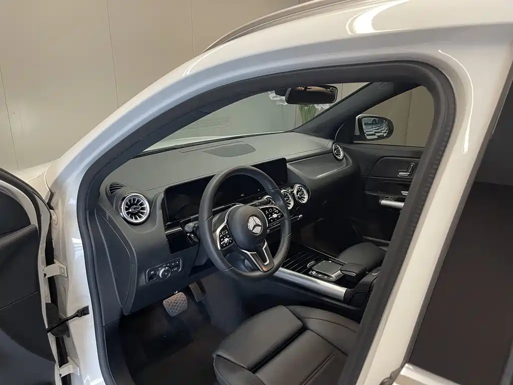 Mercedes-Benz GLA — миниатюра 24