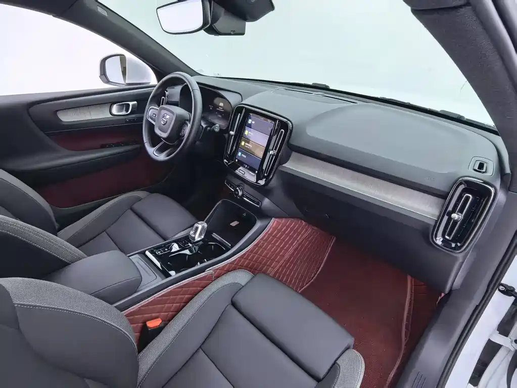 Volvo XC40 2023 B3 Luxury