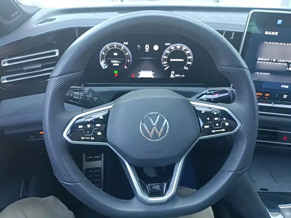 Volkswagen Tiguan L — миниатюра 11