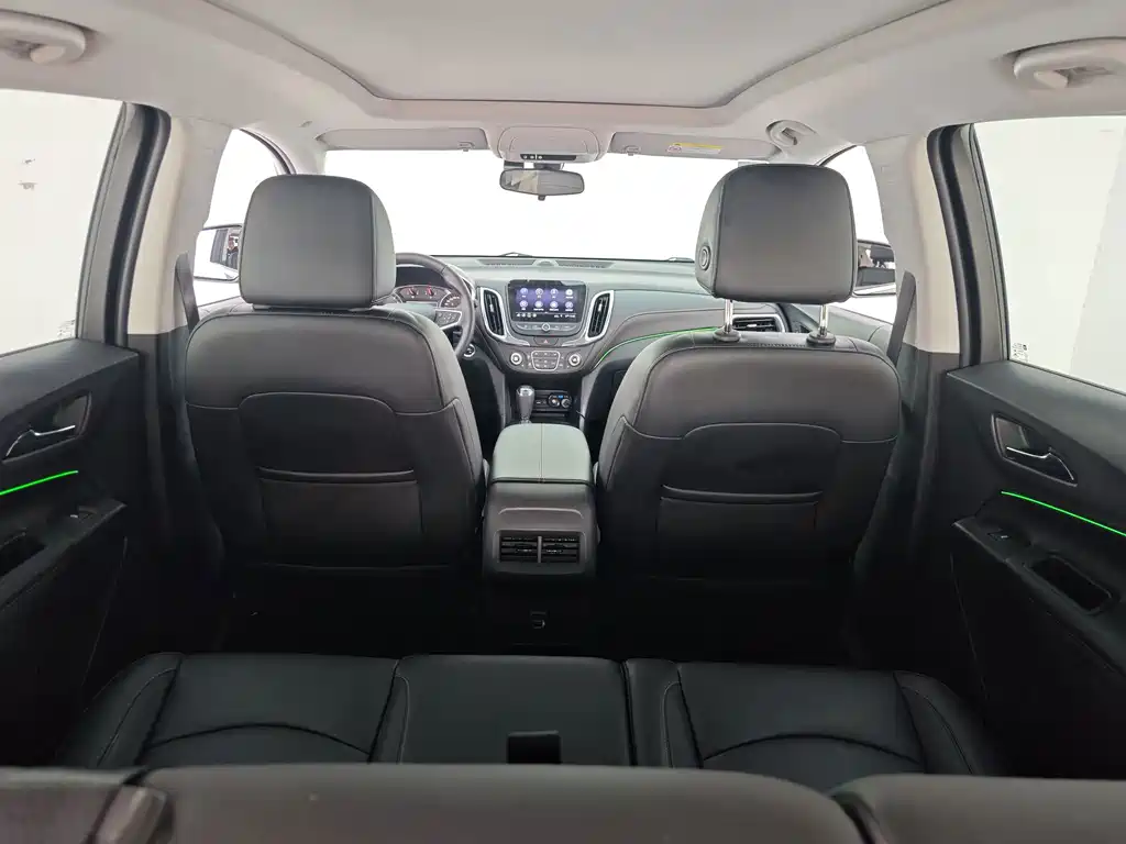 Chevrolet Equinox — миниатюра 19