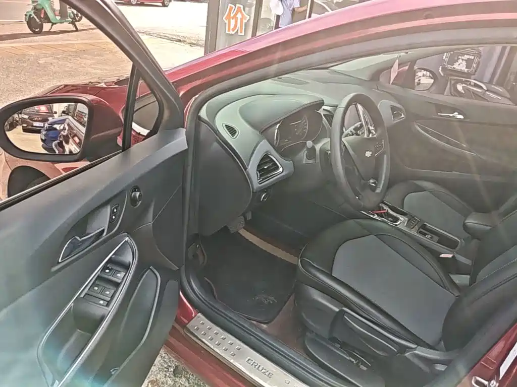 Chevrolet Cruze — миниатюра 16