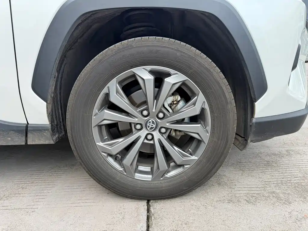 Toyota RAV4 — миниатюра 18