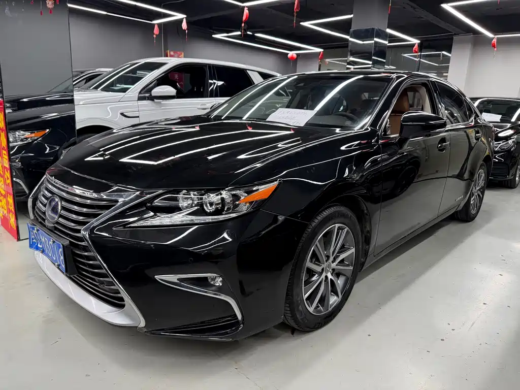 LEXUS  ES