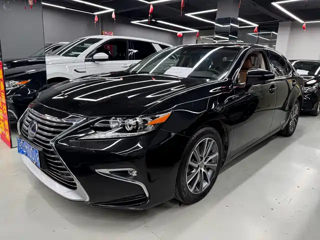LEXUS  ES 2018