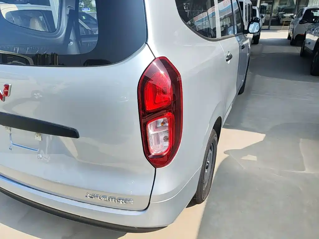 Wuling Hongguang EV — миниатюра 8