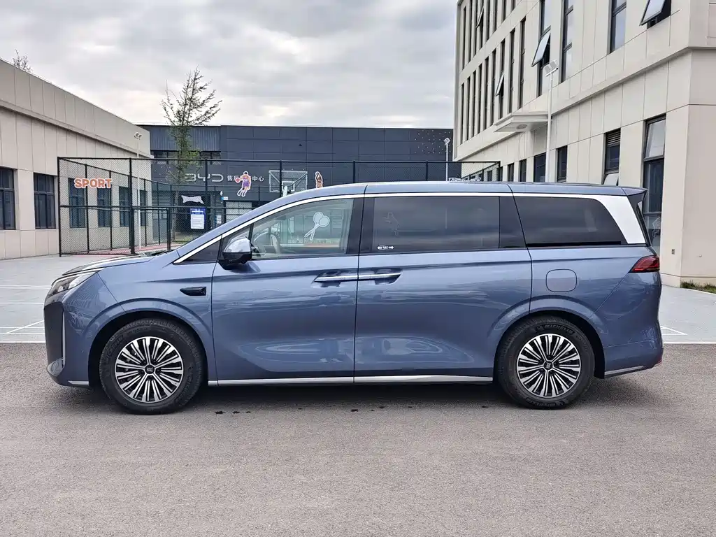 BYD Xia 2025 DM-i 1.5T 180km