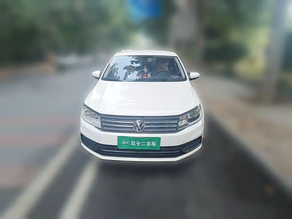 Volkswagen Santana — миниатюра 2