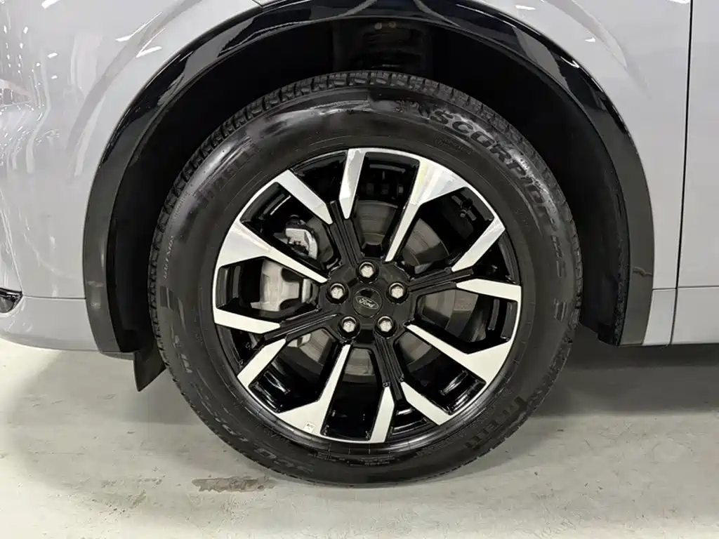 Ford Edge — миниатюра 4
