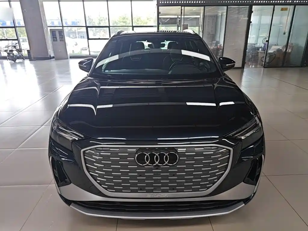 Audi Q4 e-tron — миниатюра 3