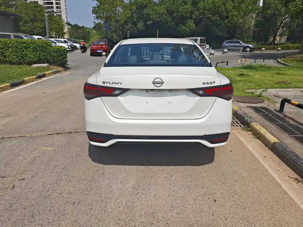 Nissan Sylphy — миниатюра 6