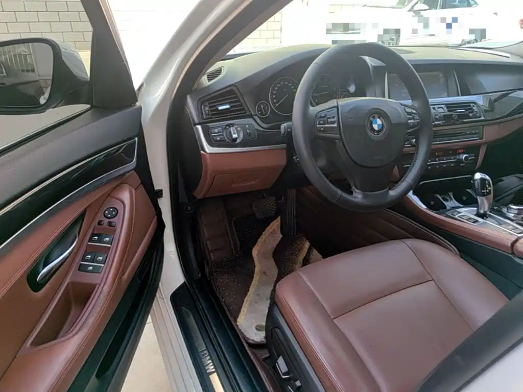 BMW 5 Series — миниатюра 16
