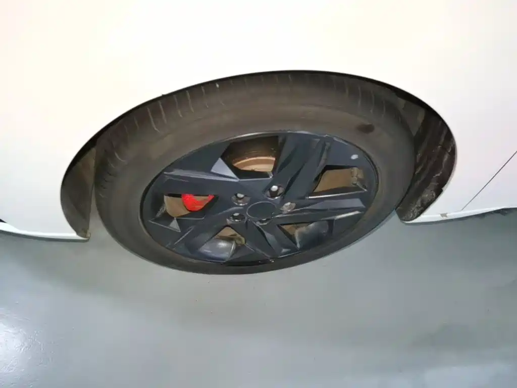 Hyundai Elantra — миниатюра 23