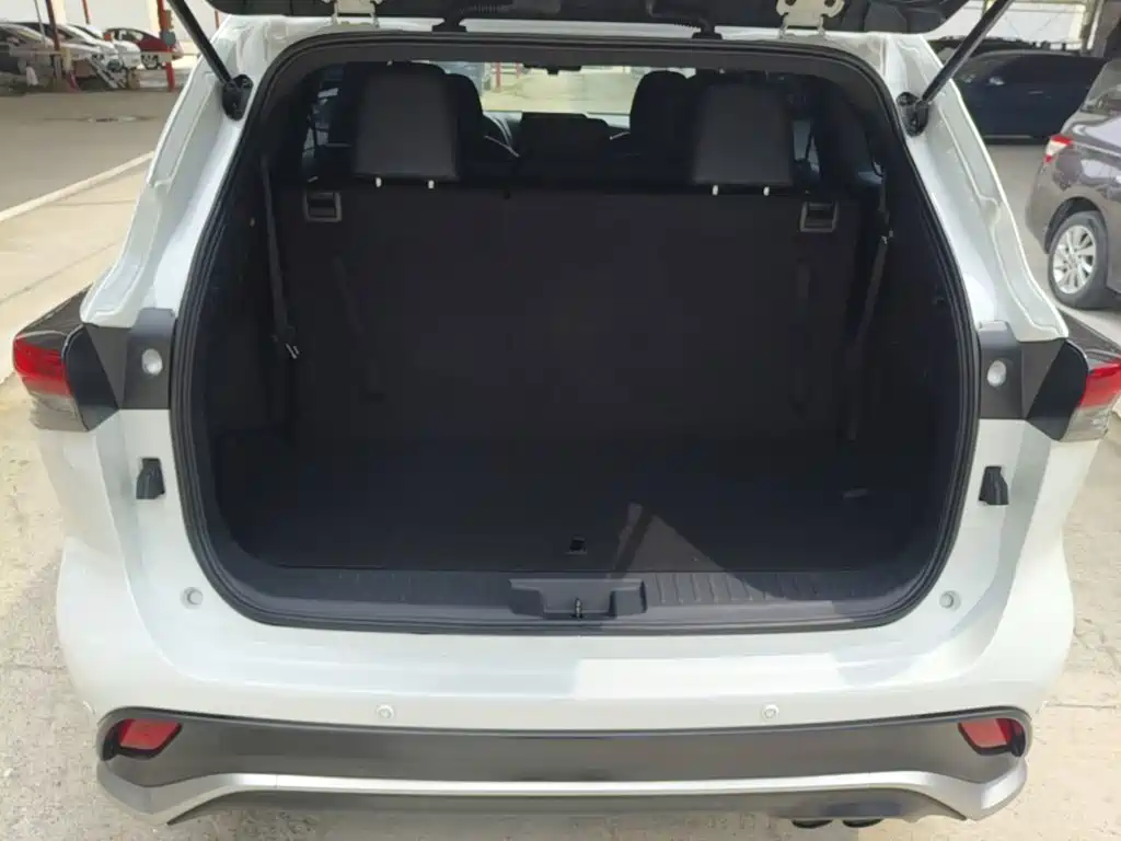 Toyota Crown Kluger — миниатюра 19