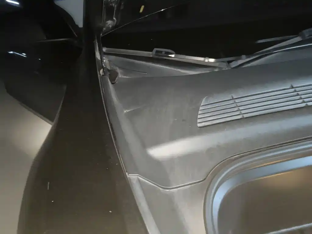 Tesla Model Y — миниатюра 21