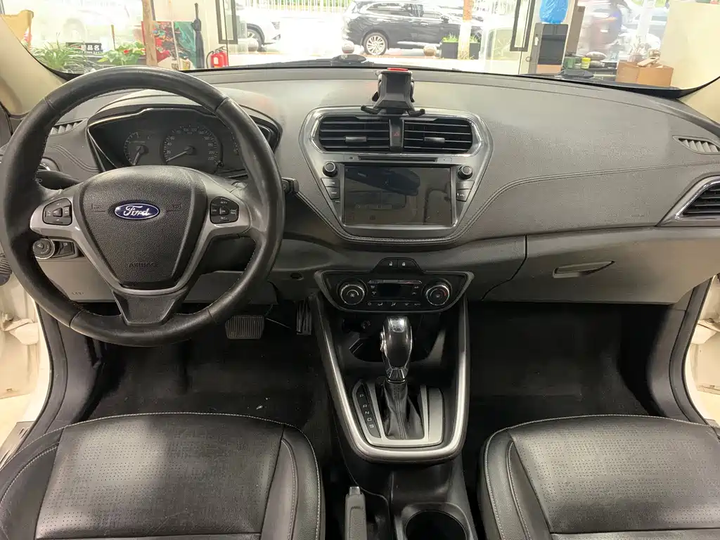 Ford Escort — миниатюра 14