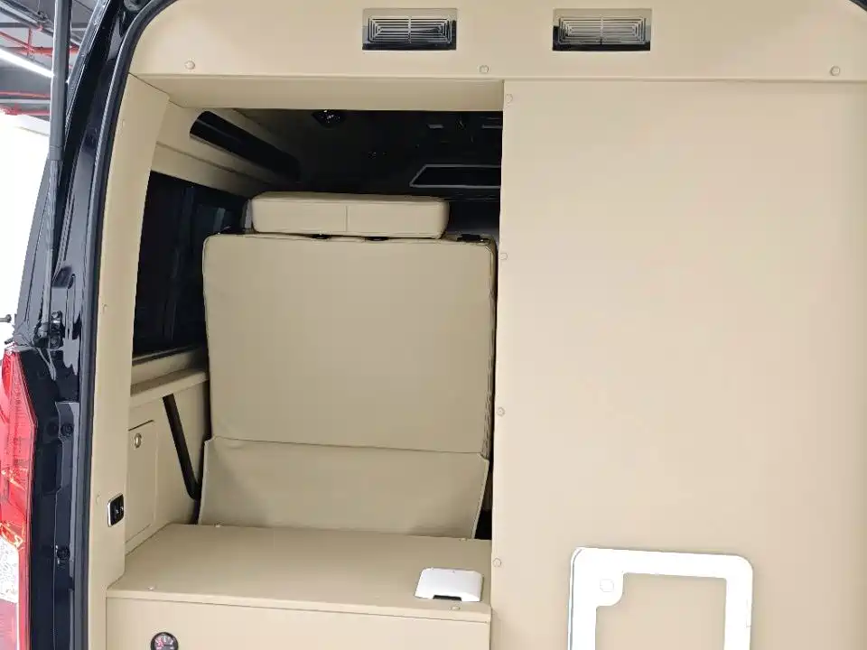Toyota Hiace — миниатюра 10