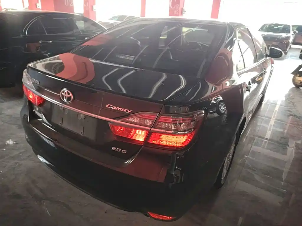 Toyota Camry — миниатюра 7