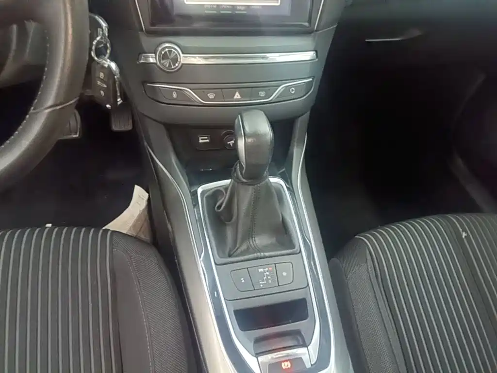 Peugeot 408 — миниатюра 14
