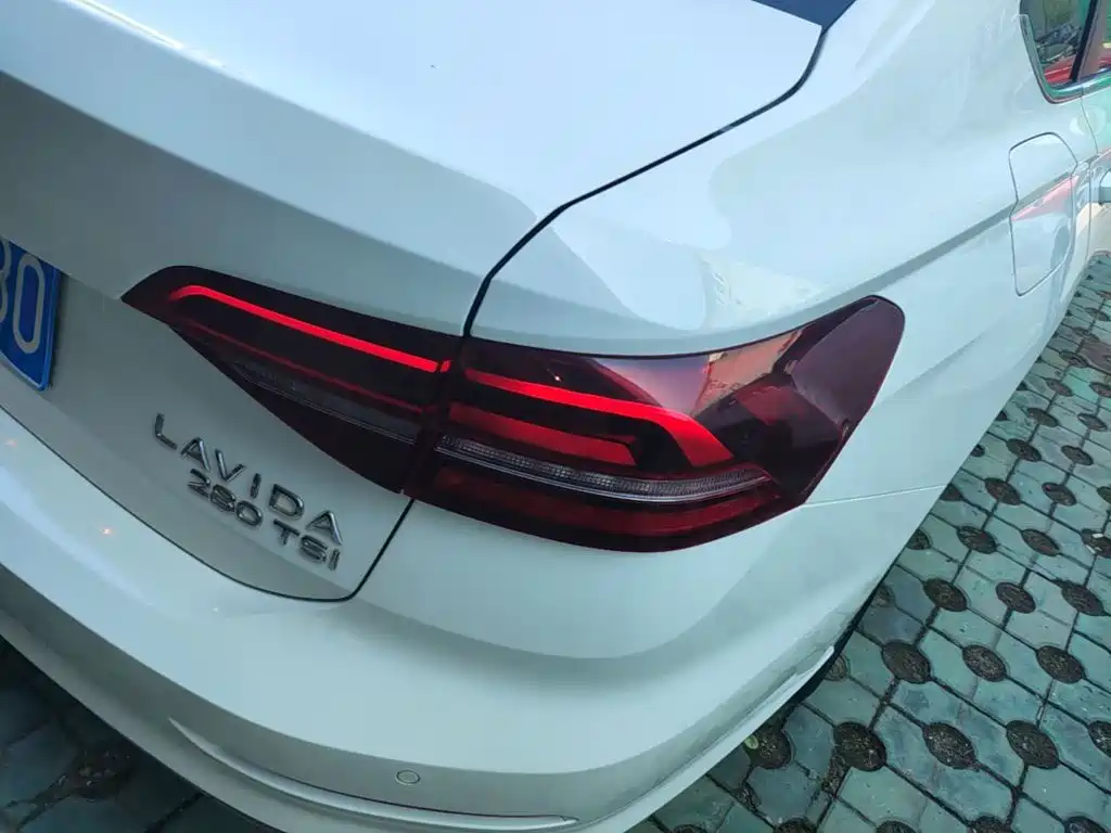 Volkswagen Lavida — миниатюра 8