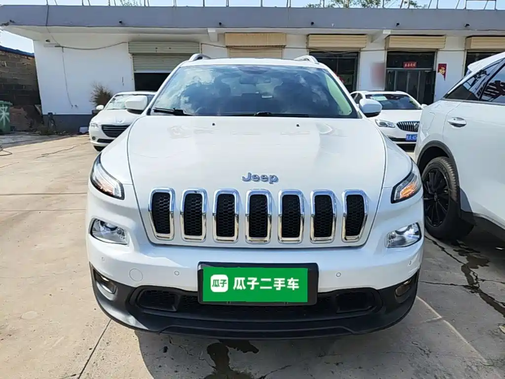 Jeep Cherokee — миниатюра 3