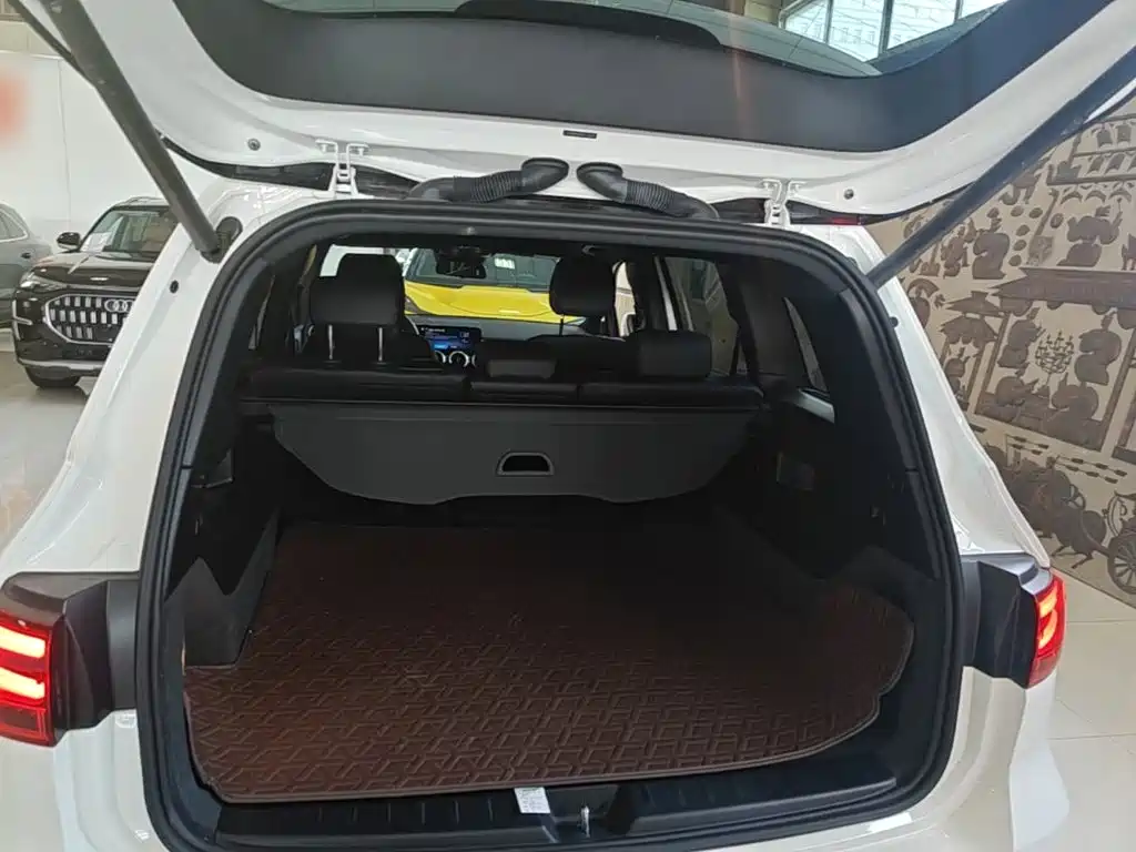 Mercedes-Benz GLB — миниатюра 19