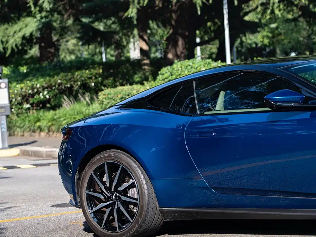 Aston Martin DB11 4.0T V8 Volante, фото 4