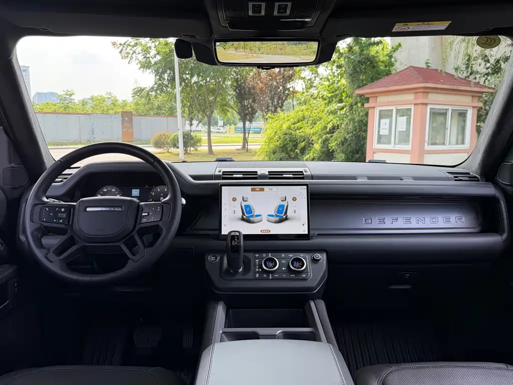 Land Rover Defender — миниатюра 7