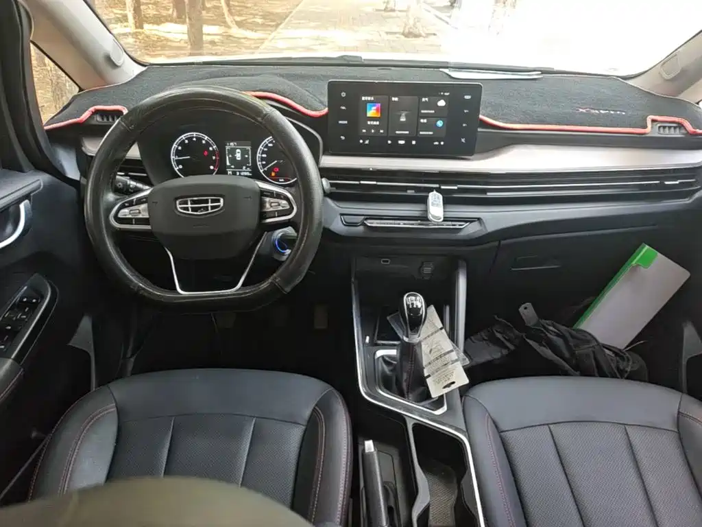 Geely Vision X3 — миниатюра 10
