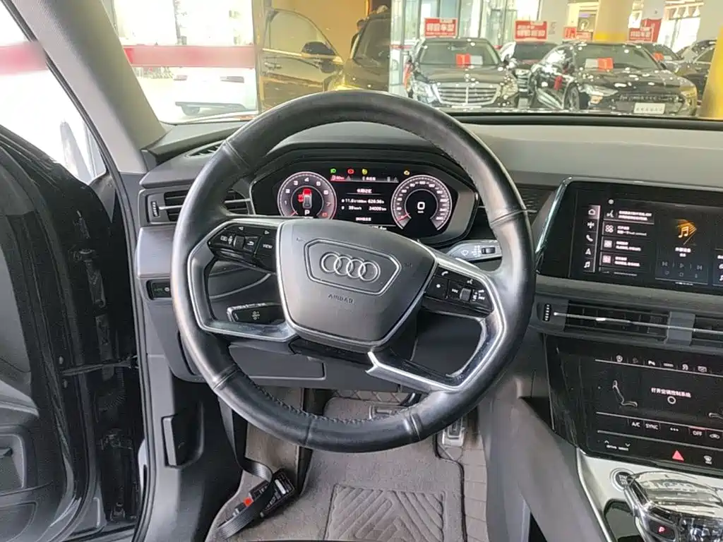 Audi Q6 — миниатюра 11