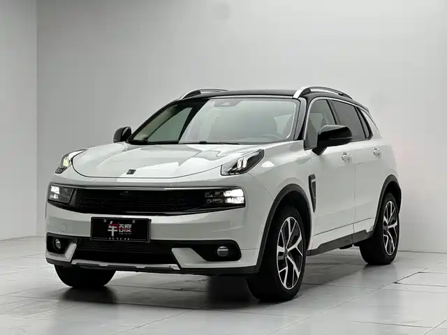 2018 Lynk & Co 01