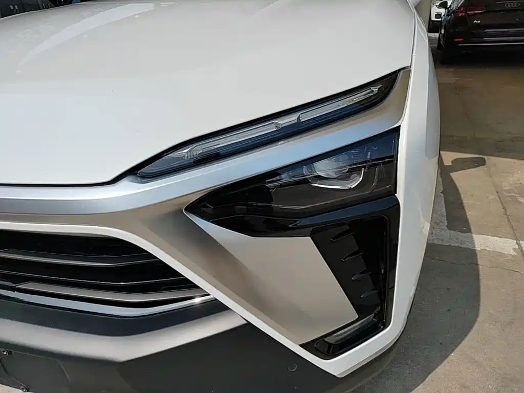 NIO ES8 — миниатюра 24
