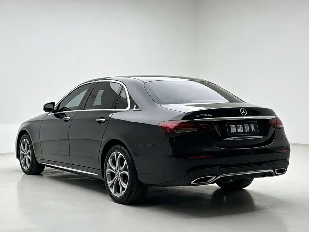 Mercedes-Benz E-Class — миниатюра 8