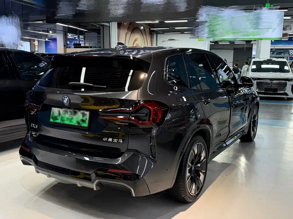 BMW iX3 — миниатюра 9