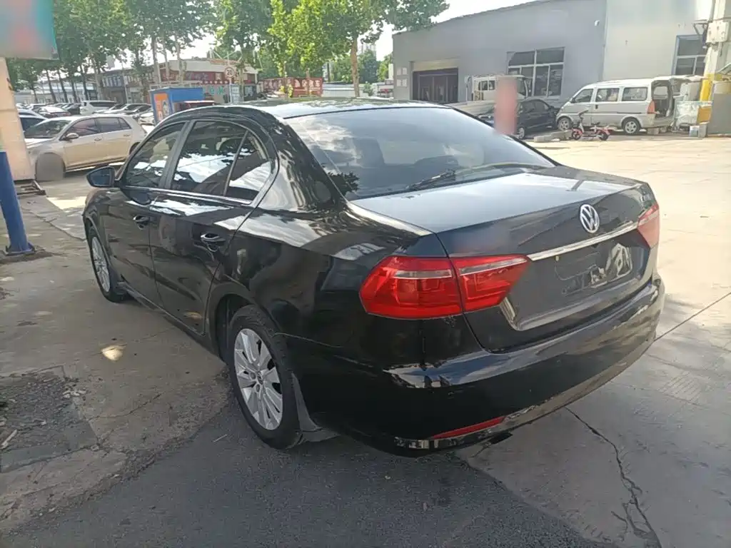 Volkswagen Lavida 2013 1.6L MT Comfort