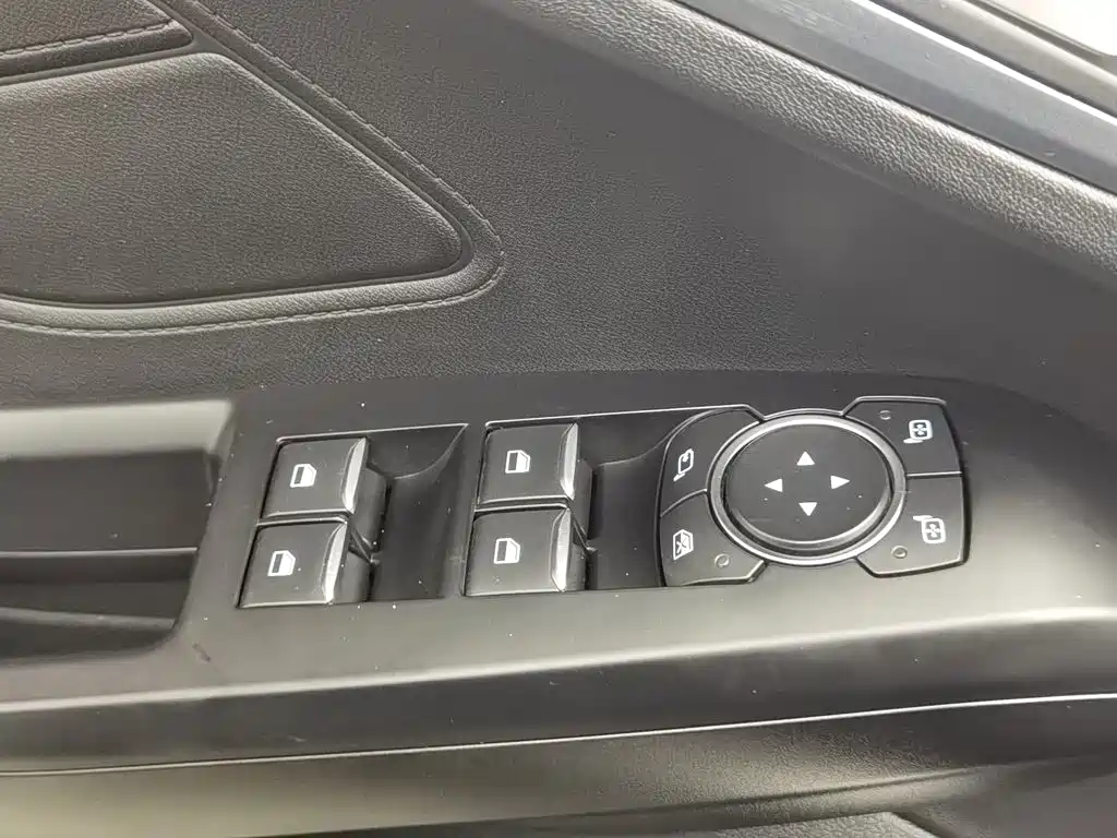 Ford Focus Active — миниатюра 9