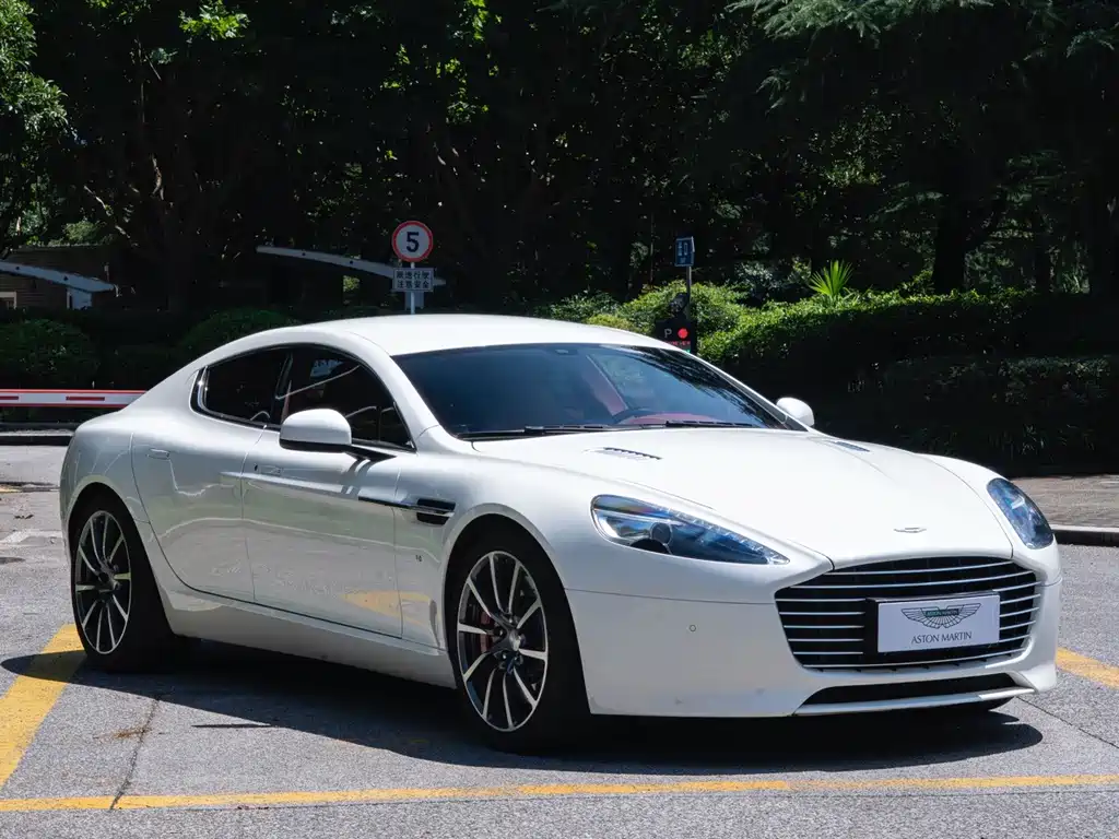 Aston Martin Rapide — миниатюра 3