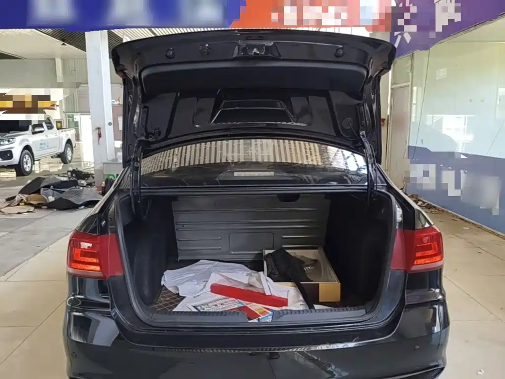 Volkswagen Santana — миниатюра 19