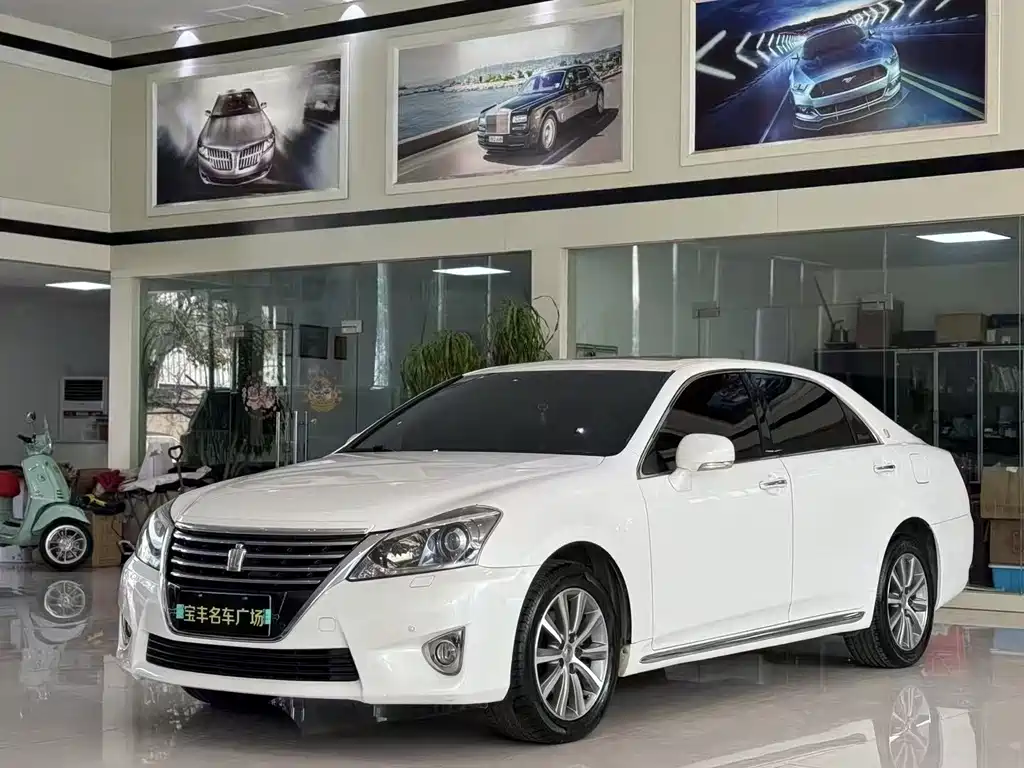 Toyota Crown 2012 2.5L Royal