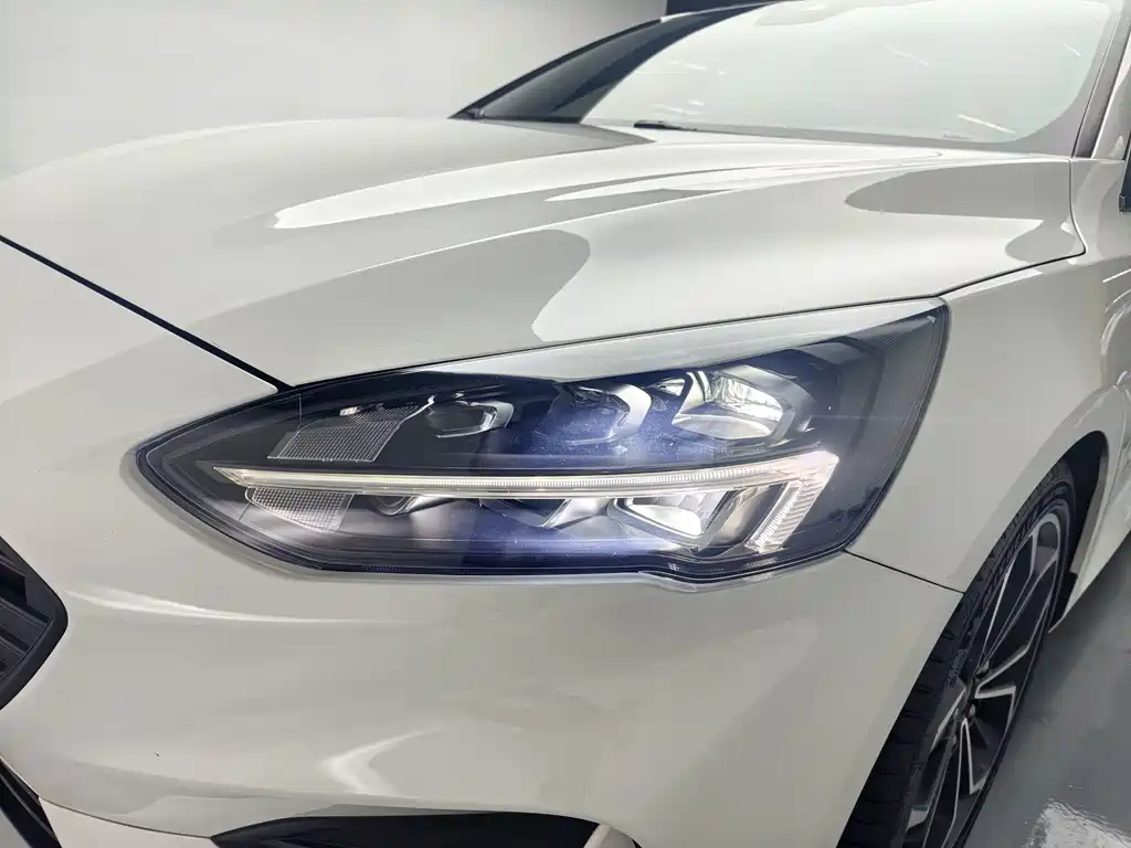 Ford Focus — миниатюра 6