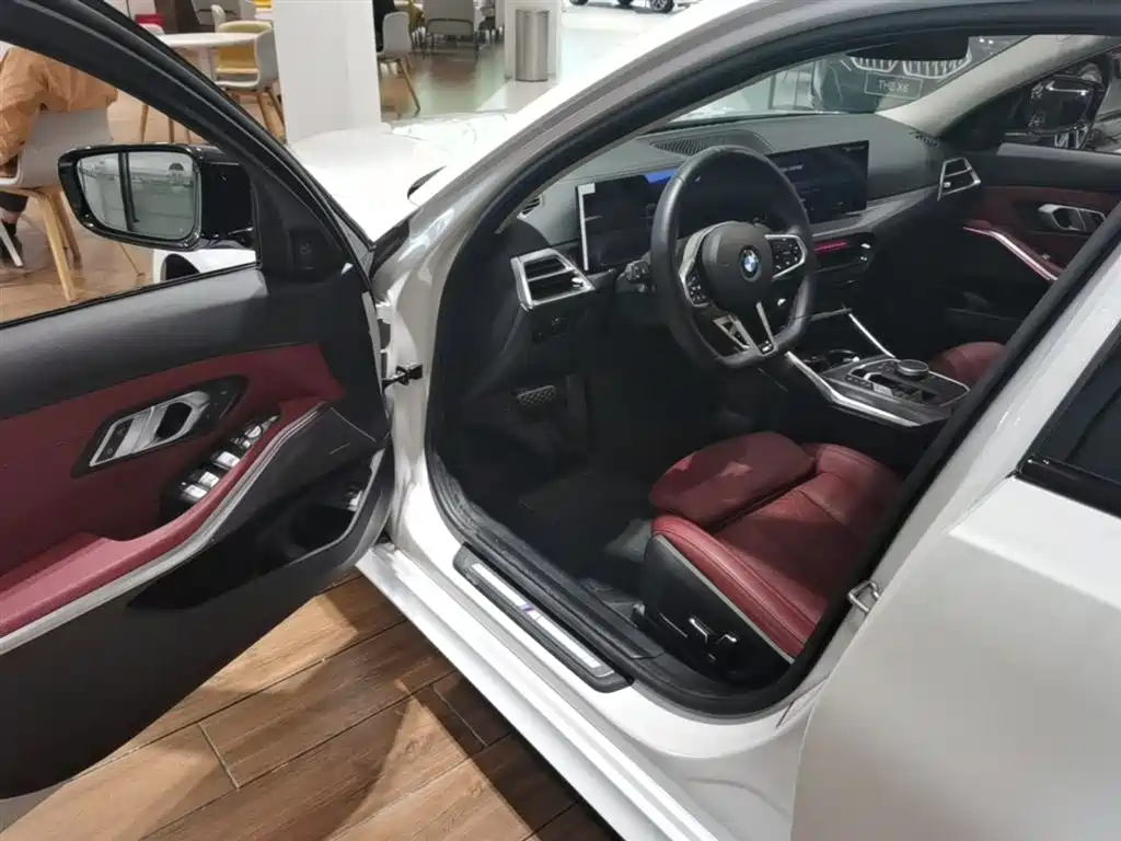 BMW 3 Series - фото 16