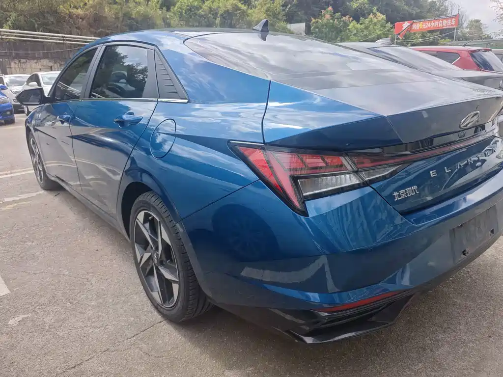 Hyundai Elantra — миниатюра 7