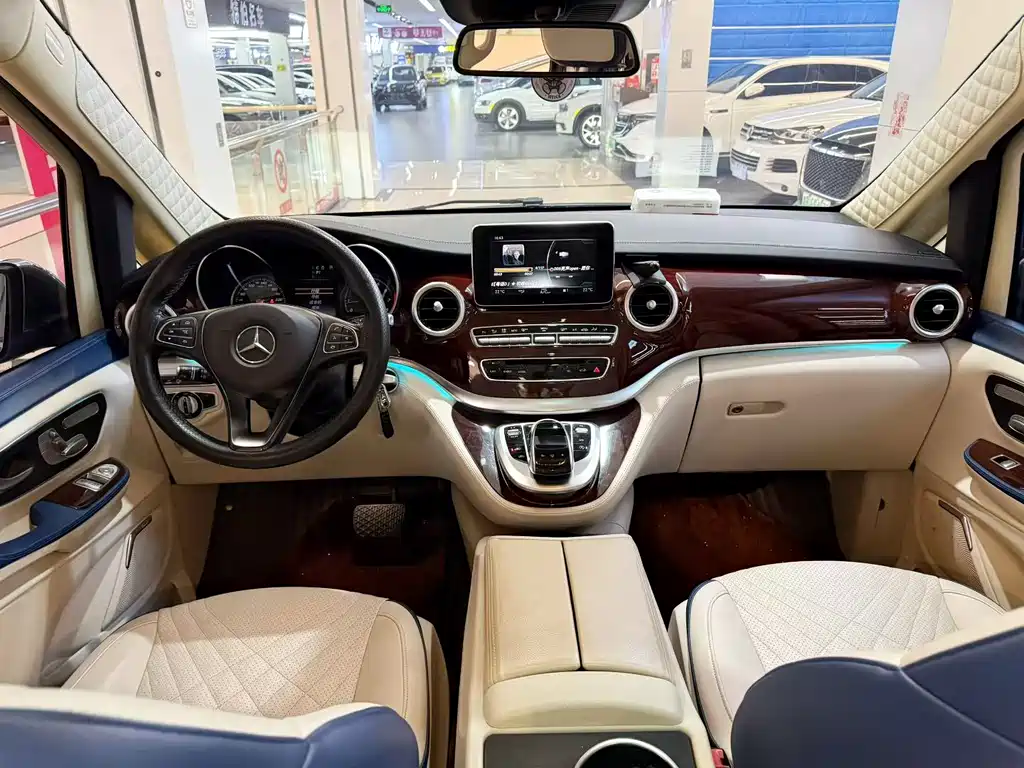 MERCEDES-BENZ V CLASS