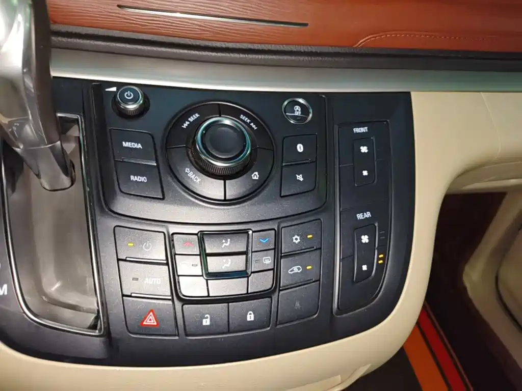 Buick GL8 — миниатюра 13