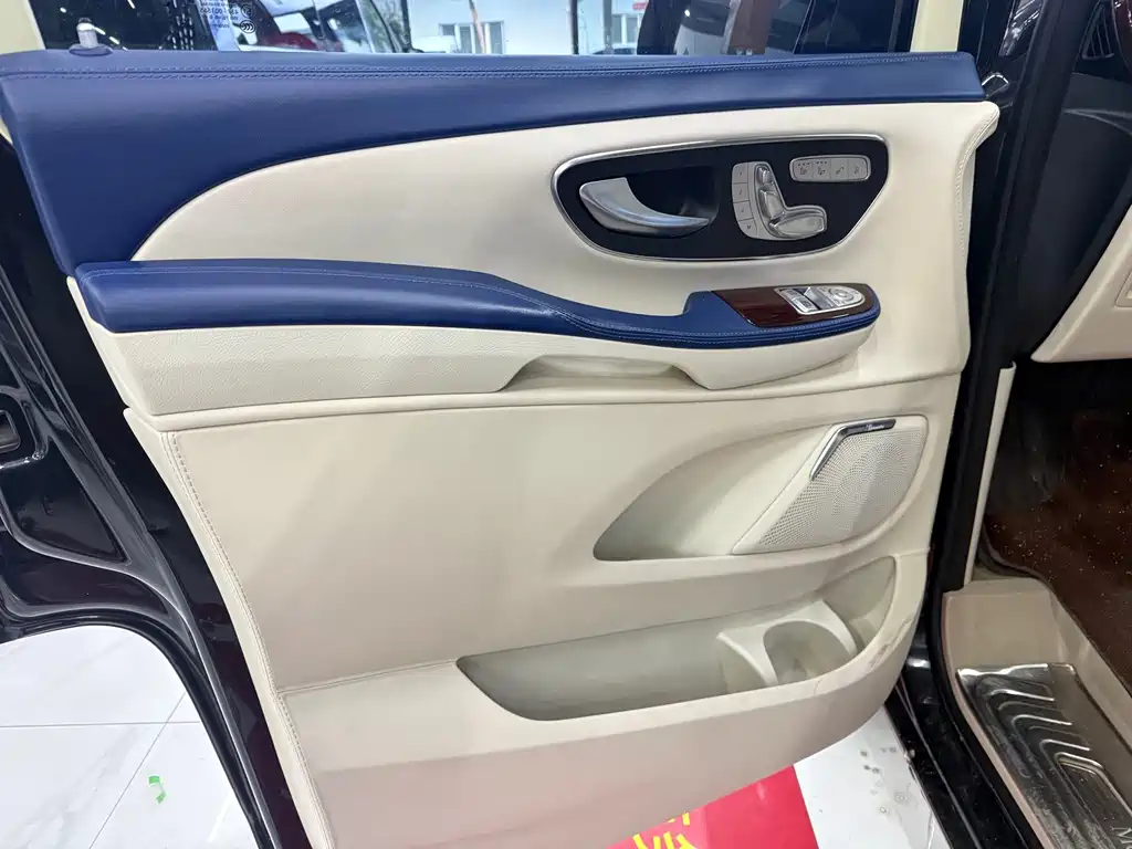 MERCEDES-BENZ V CLASS