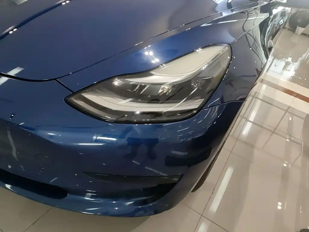 Tesla Model 3 — миниатюра 24