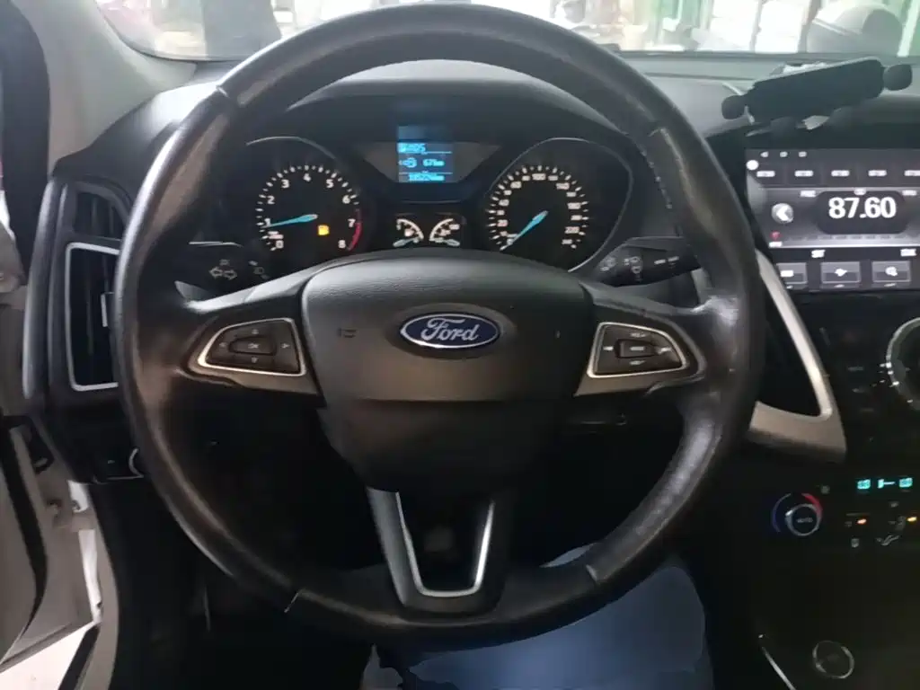 Ford Focus — миниатюра 11