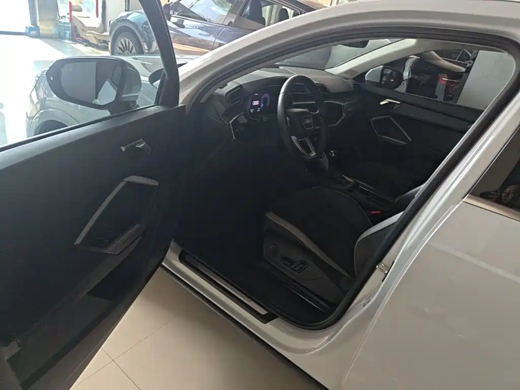 Audi Q3 — миниатюра 16