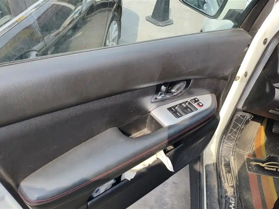 BYD S6 — миниатюра 7